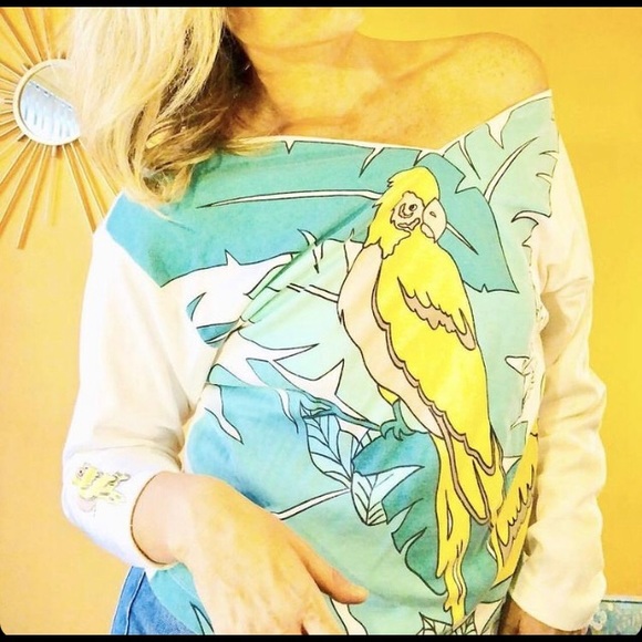 Vintage 90’s top with parrot design - Picture 4 of 6